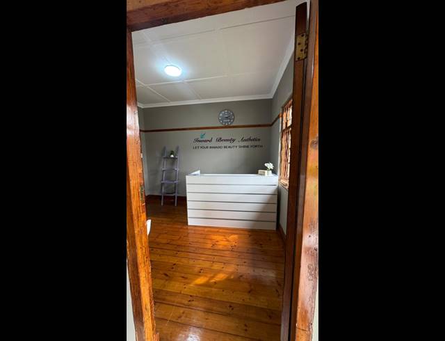 48M² BUSINESS TO LET IN SCOTTSVILLE